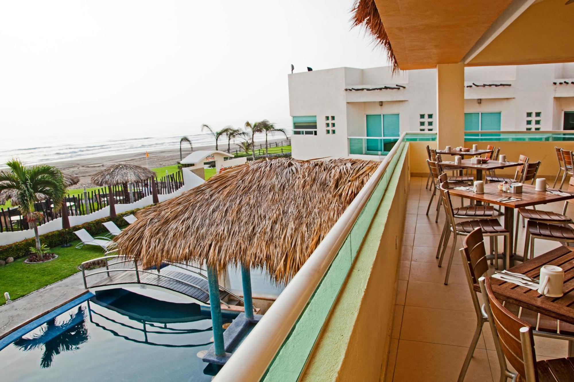 Artisan Playa Esmeralda Family Beach Hotel Playa Chachalacas Exteriör bild